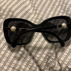 Chanel sunglasses barely worn